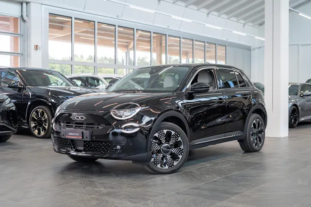 FIAT 600 1.2 Hybrid La Prima / Leder Sitze / Navi