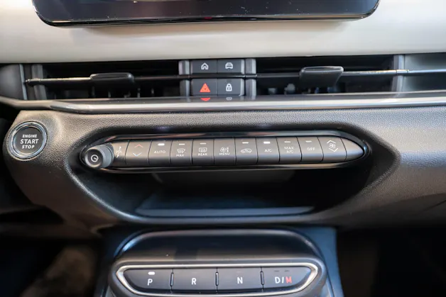 FIAT 600 1.2 Hybrid La Prima / Leder Sitze / Navi