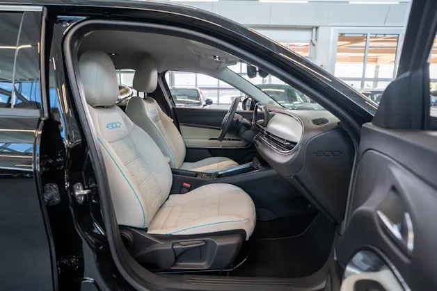 FIAT 600 1.2 Hybrid La Prima / Leder Sitze / Navi