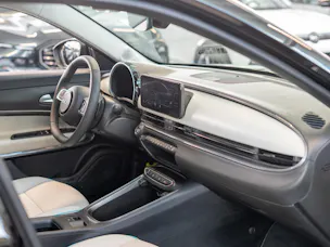 FIAT 600 1.2 Hybrid La Prima / Leder Sitze / Navi