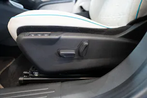 FIAT 600 1.2 Hybrid La Prima / Leder Sitze / Navi