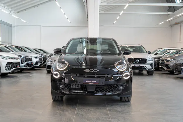 FIAT 600 1.2 Hybrid La Prima / Leder Sitze / Navi