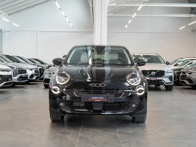 FIAT 600 1.2 Hybrid La Prima / Leder Sitze / Navi