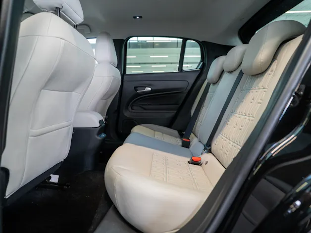 FIAT 600 1.2 Hybrid La Prima / Leder Sitze / Navi
