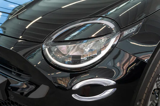 FIAT 600 1.2 Hybrid La Prima / Leder Sitze / Navi