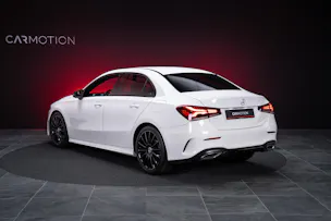 MERCEDES-BENZ A 180 d AMG Line Limousine / Rückfahrkamera / Ambientebeleuchtung / Sitzheizung