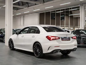 MERCEDES-BENZ A 180 d AMG Line Limousine / Rückfahrkamera / Ambientebeleuchtung / Sitzheizung