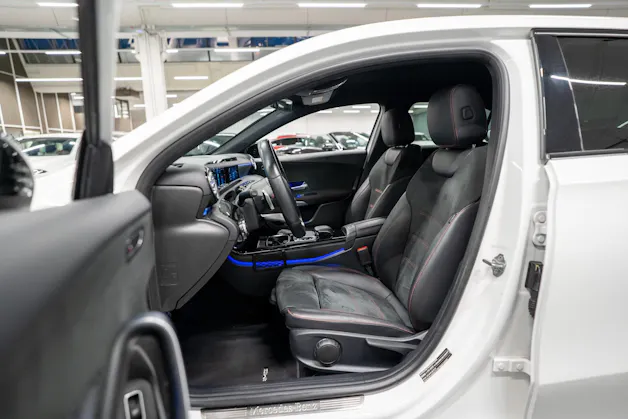 MERCEDES-BENZ A 180 d AMG Line Limousine / Rückfahrkamera / Ambientebeleuchtung / Sitzheizung