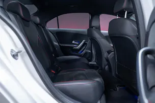 MERCEDES-BENZ A 180 d AMG Line Limousine / Rückfahrkamera / Ambientebeleuchtung / Sitzheizung