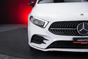 MERCEDES-BENZ A 180 d AMG Line Limousine / Rückfahrkamera / Ambientebeleuchtung / Sitzheizung