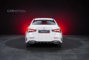 MERCEDES-BENZ A 180 d AMG Line Limousine / Rückfahrkamera / Ambientebeleuchtung / Sitzheizung
