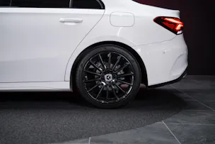 MERCEDES-BENZ A 180 d AMG Line Limousine / Rückfahrkamera / Ambientebeleuchtung / Sitzheizung