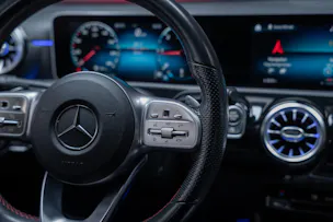 MERCEDES-BENZ A 180 d AMG Line Limousine / Rückfahrkamera / Ambientebeleuchtung / Sitzheizung