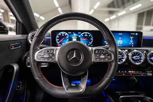 MERCEDES-BENZ A 180 d AMG Line Limousine / Rückfahrkamera / Ambientebeleuchtung / Sitzheizung