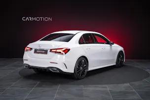 MERCEDES-BENZ A 180 d AMG Line Limousine / Rückfahrkamera / Ambientebeleuchtung / Sitzheizung