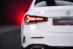 MERCEDES-BENZ A 180 d AMG Line Limousine / Rückfahrkamera / Ambientebeleuchtung / Sitzheizung