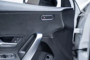 MERCEDES-BENZ A 180 d AMG Line Limousine / Rückfahrkamera / Ambientebeleuchtung / Sitzheizung