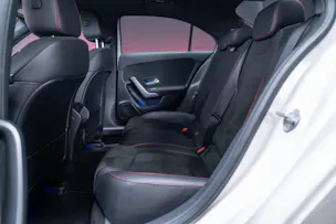 MERCEDES-BENZ A 180 d AMG Line Limousine / Rückfahrkamera / Ambientebeleuchtung / Sitzheizung
