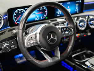 MERCEDES-BENZ A 180 d AMG Line Limousine / Rückfahrkamera / Ambientebeleuchtung / Sitzheizung