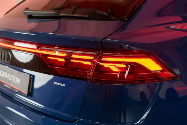 AUDI Q8 SUV 3.0 50 TDI quattro T-Tronic / S-Line / Panorama / 360°Kamera / Audi-Exclusive