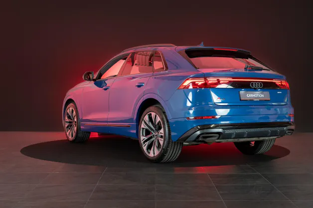 AUDI Q8 SUV 3.0 50 TDI quattro T-Tronic / S-Line / Panorama / 360°Kamera / Audi-Exclusive