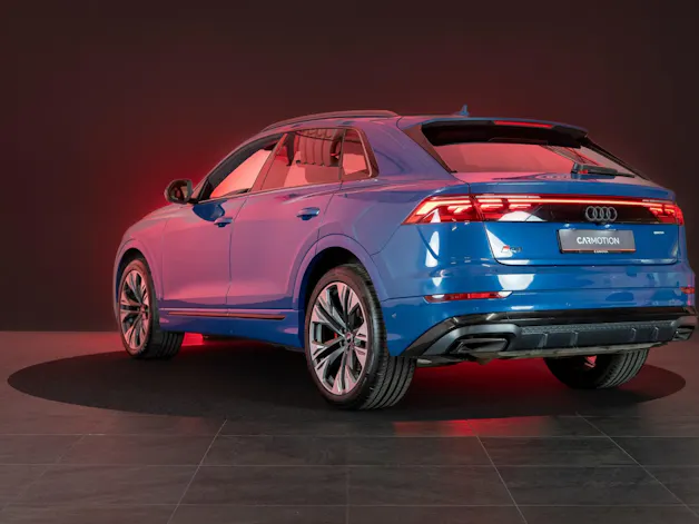 AUDI Q8 SUV 3.0 50 TDI quattro T-Tronic / S-Line / Panorama / 360°Kamera / Audi-Exclusive