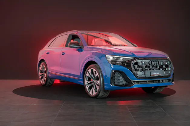 AUDI Q8 SUV 3.0 50 TDI quattro T-Tronic / S-Line / Panorama / 360°Kamera / Audi-Exclusive