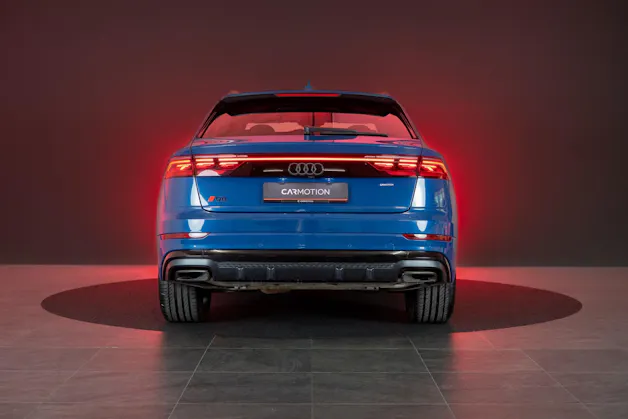 AUDI Q8 SUV 3.0 50 TDI quattro T-Tronic / S-Line / Panorama / 360°Kamera / Audi-Exclusive