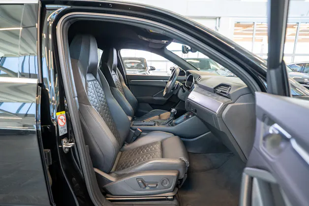 AUDI RS Q3 Sportback 2.5 TFSI quattro S-Tronic / Sportsitze / Rückfahrkamera / el. Sitze