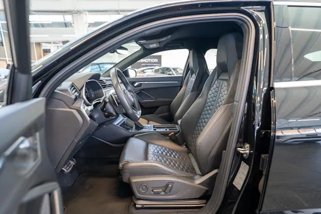 AUDI RS Q3 Sportback 2.5 TFSI quattro S-Tronic / Sportsitze / Rückfahrkamera / el. Sitze