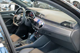 AUDI RS Q3 Sportback 2.5 TFSI quattro S-Tronic / Sportsitze / Rückfahrkamera / el. Sitze