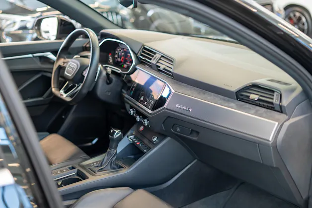 AUDI RS Q3 Sportback 2.5 TFSI quattro S-Tronic / Sportsitze / Rückfahrkamera / el. Sitze