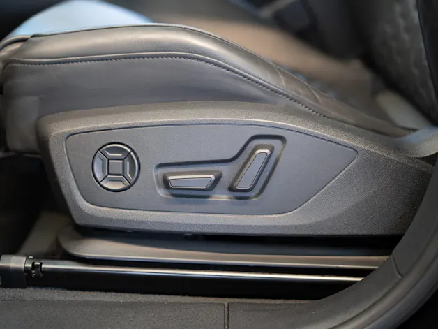 AUDI RS Q3 Sportback 2.5 TFSI quattro S-Tronic / Sportsitze / Rückfahrkamera / el. Sitze