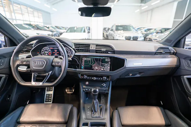 AUDI RS Q3 Sportback 2.5 TFSI quattro S-Tronic / Sportsitze / Rückfahrkamera / el. Sitze