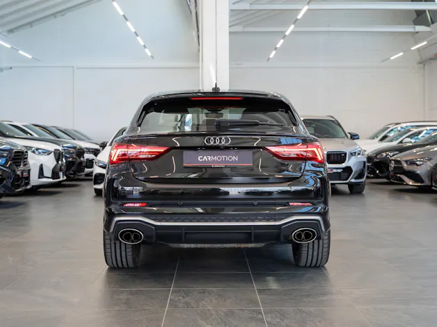 AUDI RS Q3 Sportback 2.5 TFSI quattro S-Tronic / Sportsitze / Rückfahrkamera / el. Sitze