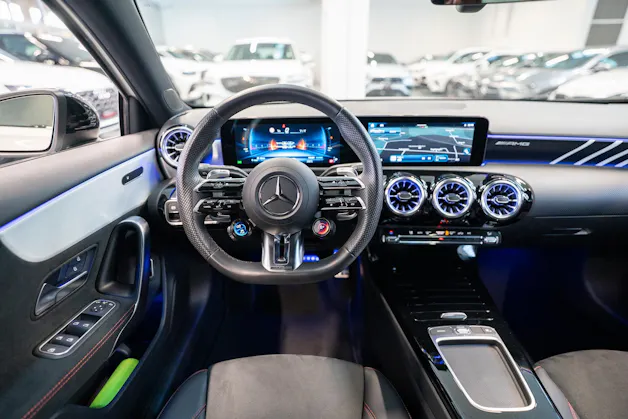 MERCEDES-BENZ A 35 AMG 4matic Limousine / Facelift / Rückfahrkamera / Ambientebeleuchtung