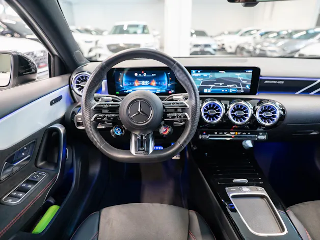 MERCEDES-BENZ A 35 AMG 4matic Limousine / Facelift / Rückfahrkamera / Ambientebeleuchtung