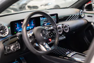 MERCEDES-BENZ A 35 AMG 4matic Limousine / Facelift / Rückfahrkamera / Ambientebeleuchtung