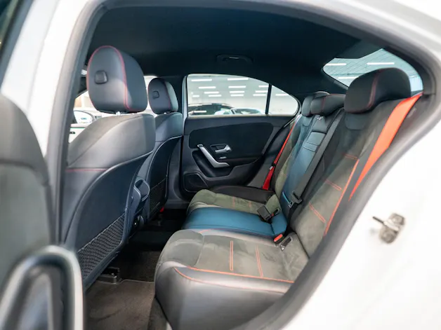MERCEDES-BENZ A 35 AMG 4matic Limousine / Facelift / Rückfahrkamera / Ambientebeleuchtung