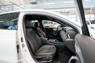 MERCEDES-BENZ A 35 AMG 4matic Limousine / Facelift / Rückfahrkamera / Ambientebeleuchtung