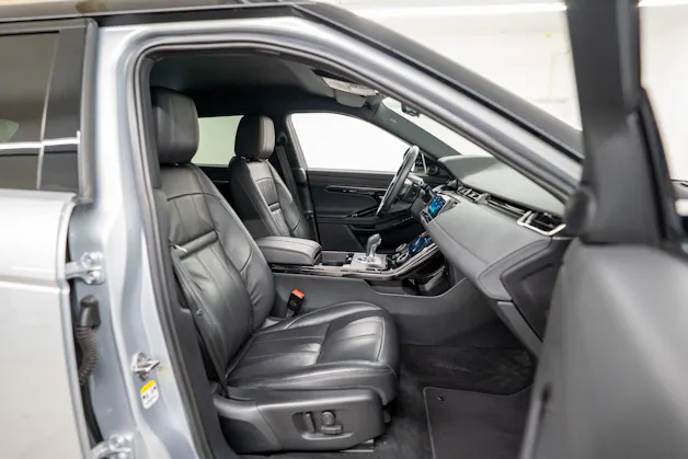 Land Rover Range Rover Evoque 2.0 T 250 R-Dynamic SE / CH-Fahrzeug