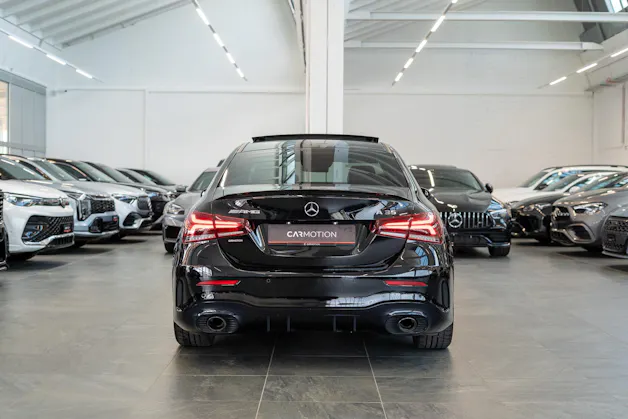 MERCEDES-BENZ A 35 AMG 4matic Limousine / Panorama-Schiebedach / Burmester / Ambiente-Beleuchtung