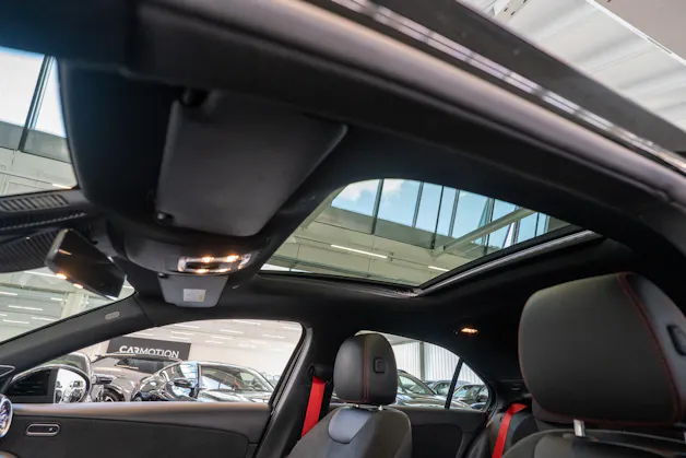 MERCEDES-BENZ A 35 AMG 4matic Limousine / Panorama-Schiebedach / Burmester / Ambiente-Beleuchtung