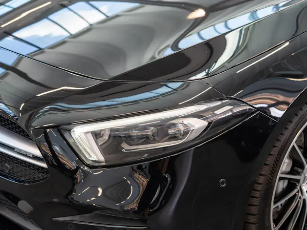 MERCEDES-BENZ A 35 AMG 4matic Limousine / Panorama-Schiebedach / Burmester / Ambiente-Beleuchtung