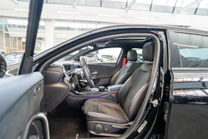 MERCEDES-BENZ A 35 AMG 4matic Limousine / Panorama-Schiebedach / Burmester / Ambiente-Beleuchtung