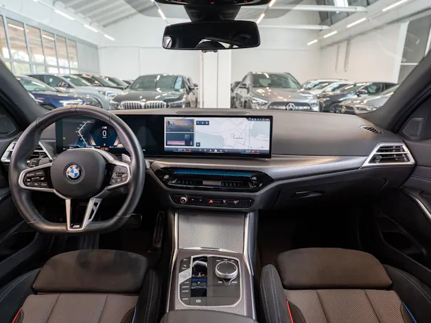 BMW 330i xDrive M Sport Touring / LCI / Rückfahrkamera / el.Heckklappe