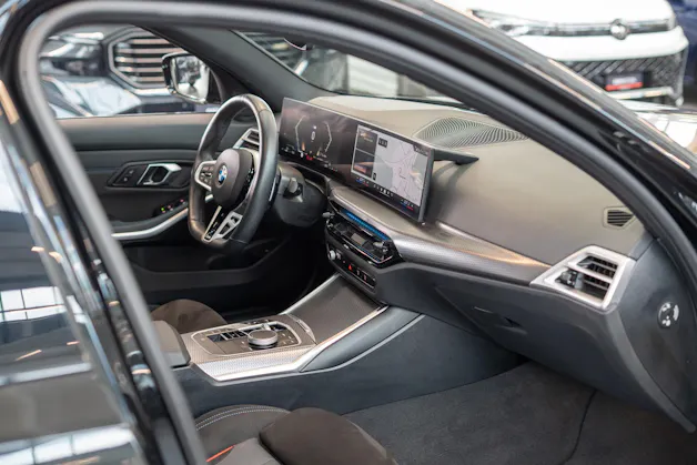 BMW 330i xDrive M Sport Touring / LCI / Rückfahrkamera / el.Heckklappe