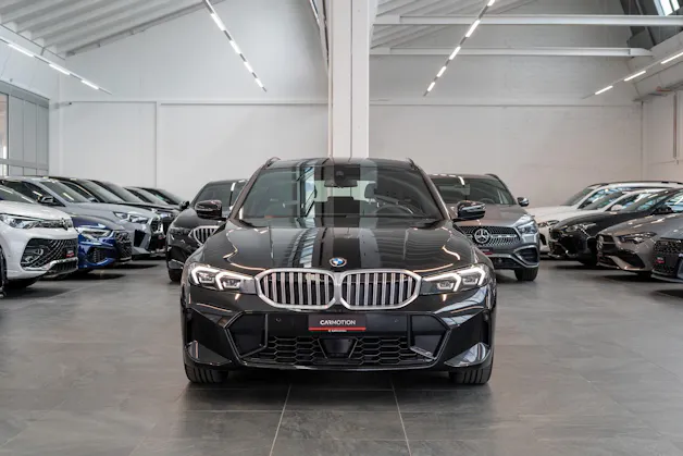 BMW 330i xDrive M Sport Touring / LCI / Rückfahrkamera / el.Heckklappe