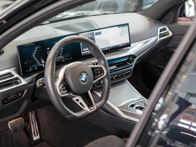 BMW 330i xDrive M Sport Touring / LCI / Rückfahrkamera / el.Heckklappe