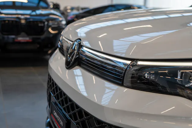 VW Tiguan 2.0 TSI R-Line DSG 4motion / Rückfahrkamera / Massagesitze / Ambientebeleuchtung